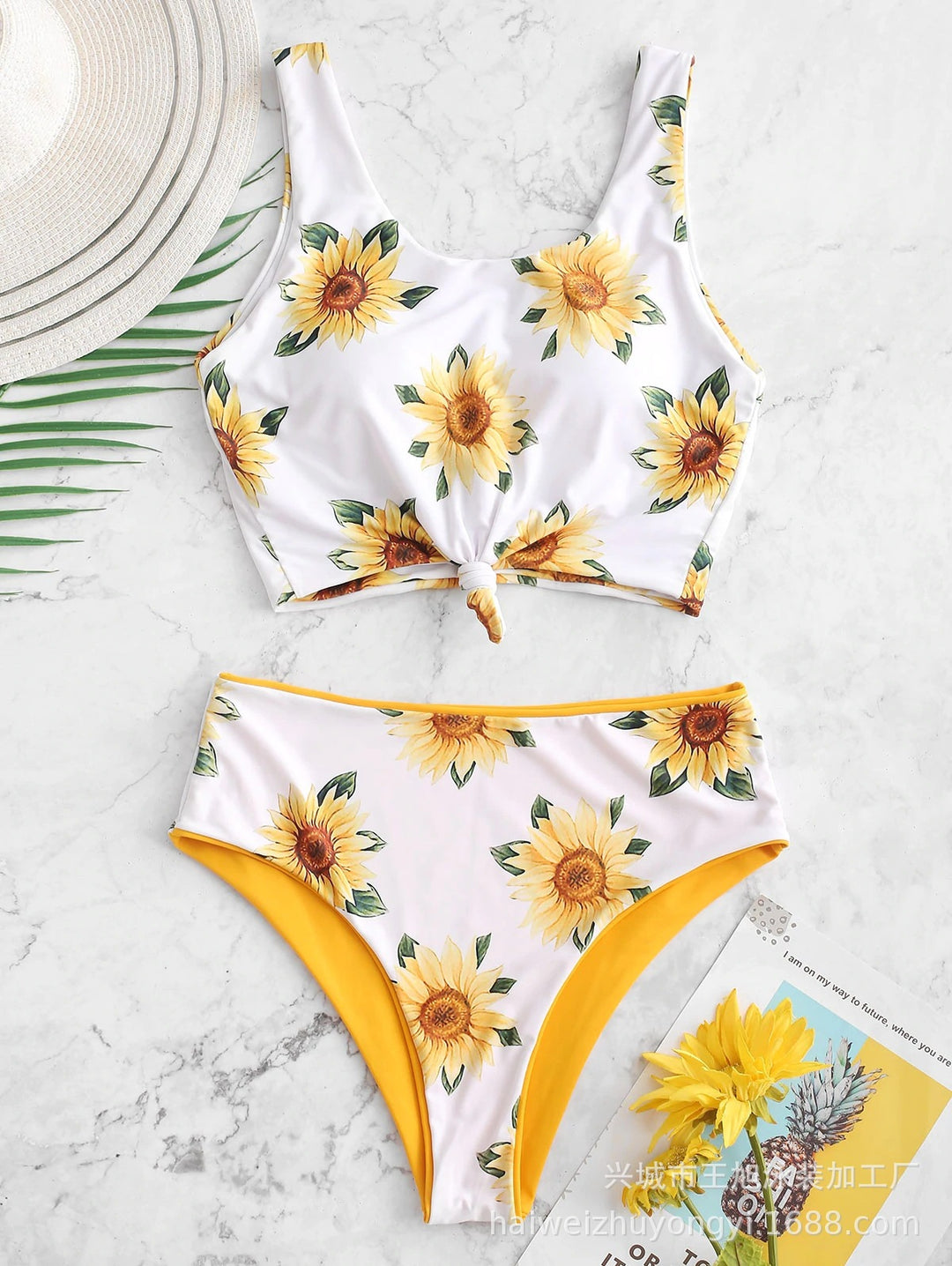Dame Bikini-sæt med blomstret crop-top og højskårne panties Stilla