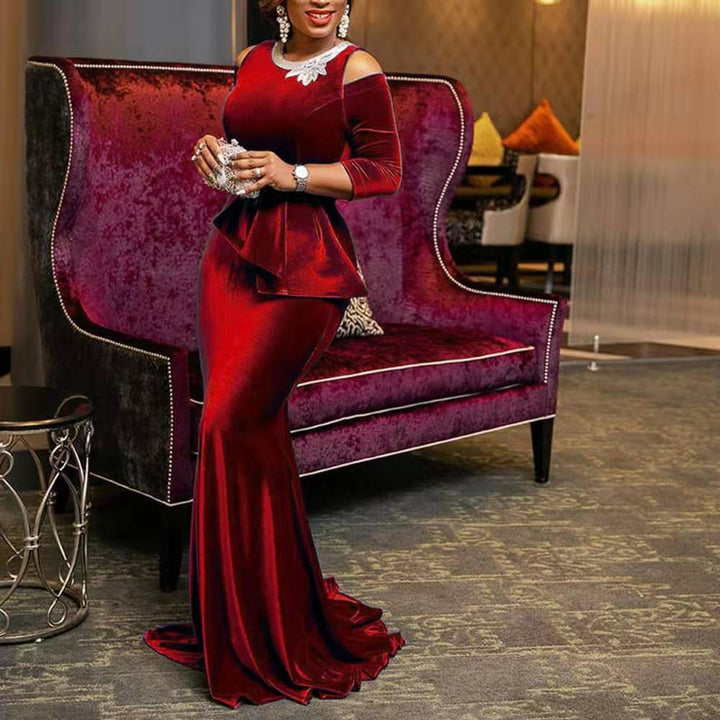 Dame Elegant og figursyet fløjlskjole med peplum-detalje Stilla