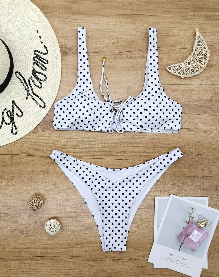 Dame bikini-sæt med unikt bindingssystem og stilfulde polka-dots Stilla