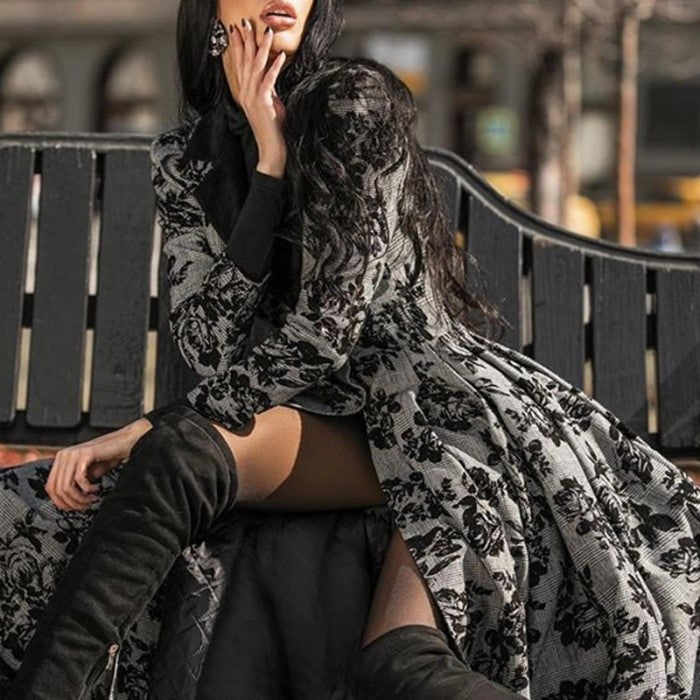 Dame luksuriøs trykfrakke med florale accenter Stilla