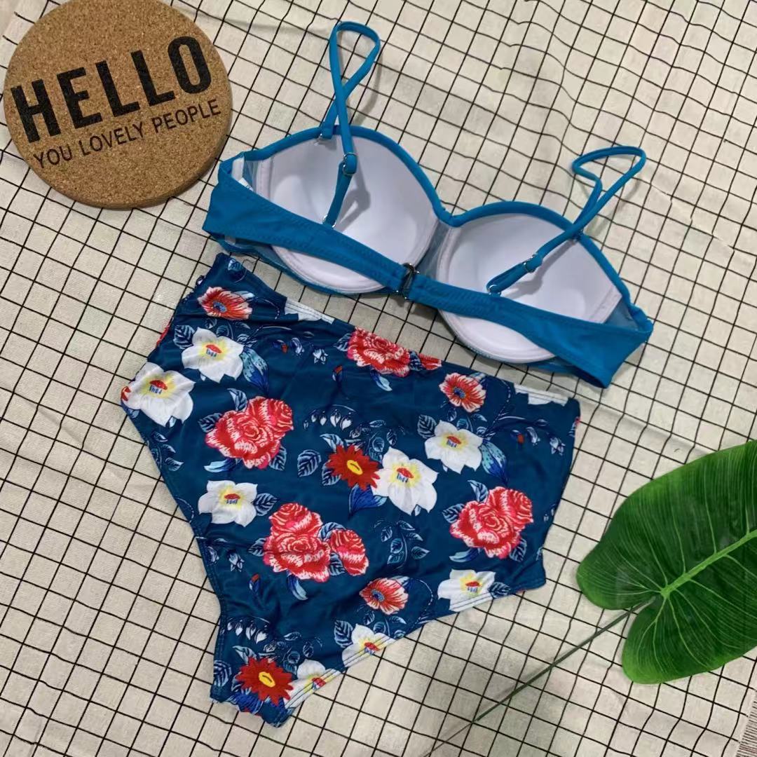 Damebikini med blomsterdesign og justerbare stropper Skovae