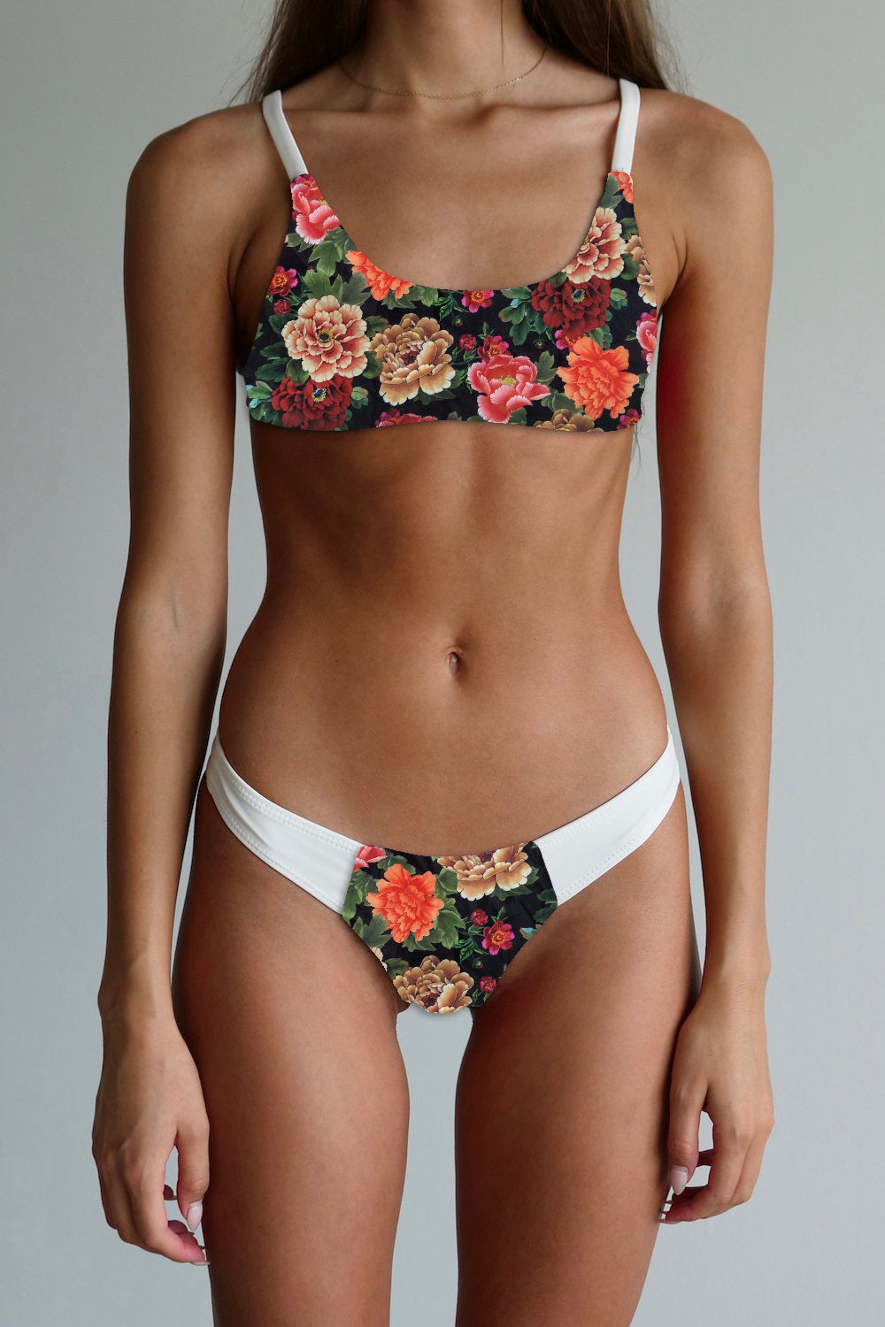 Dame bikinisæt med moderne design og justerbare stropper Stilla