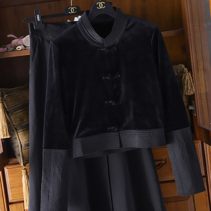 Dame fløjl kort blazer med højtstående krave og elegante knapdetaljer Stilla