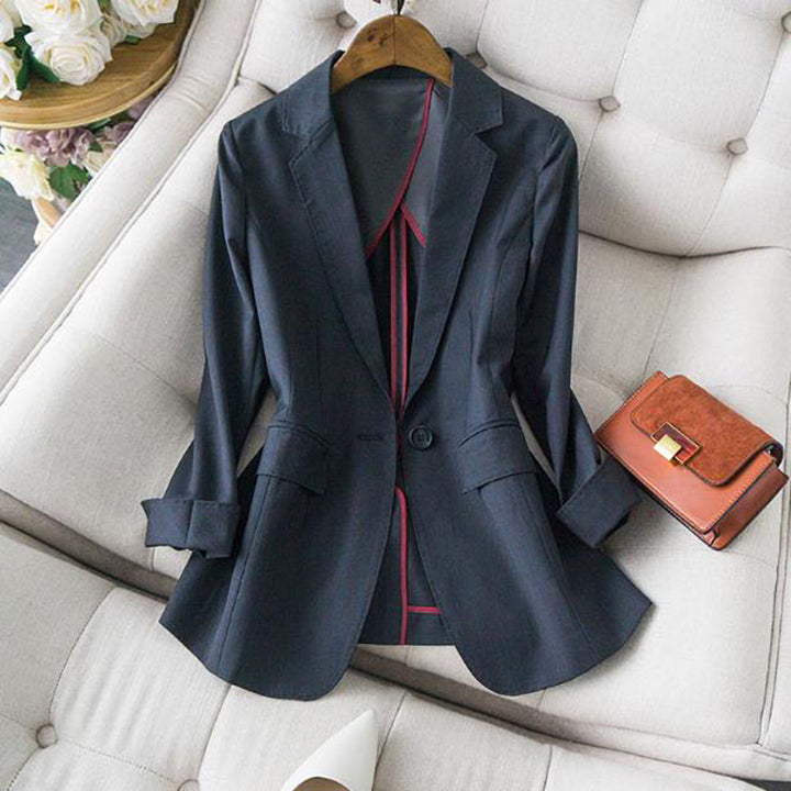 Dameblazer med moderne snit og elegante detaljer Stilla