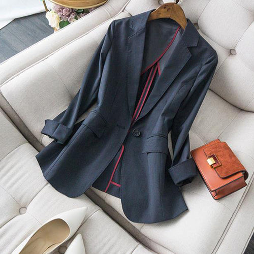 Dameblazer med moderne snit og elegante detaljer Stilla