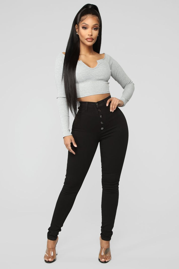 Dame højtaljede skinny jeans med fashionable knaplukning og elastisk pasform Stilla