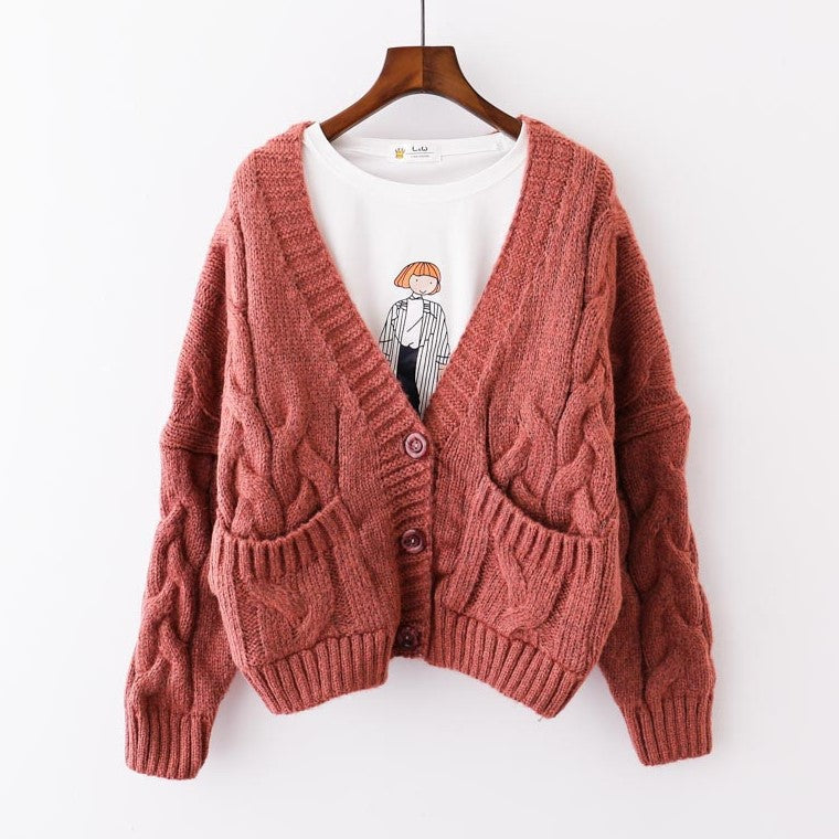 Kvinders chunky strik cardigan med flatterende V-hals og praktiske lommer Stilla