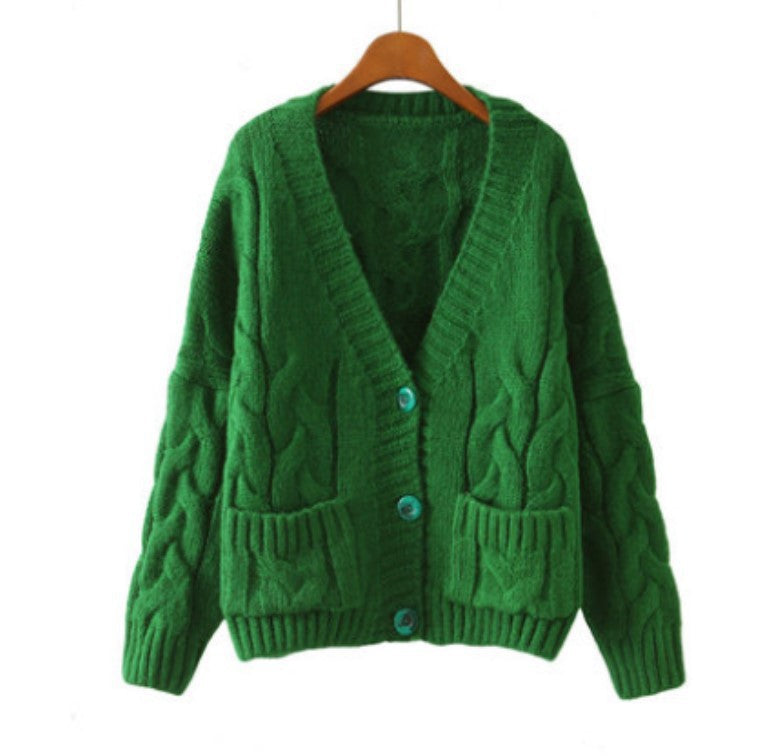 Kvinders chunky strik cardigan med flatterende V-hals og praktiske lommer Stilla