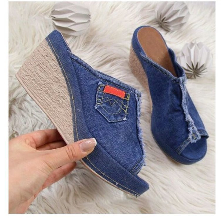 Dame nan Jeans-Pantolette med åben tåparti, frynset kant og bastkilehæl Skovae