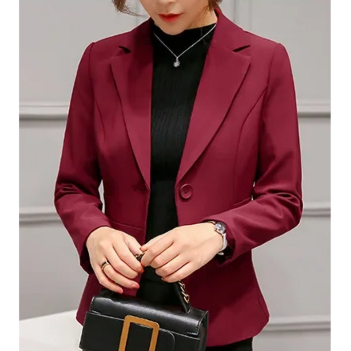 Stilla | Elegant Blazer Til Kvinder Med Knaplukning Ved Anklen