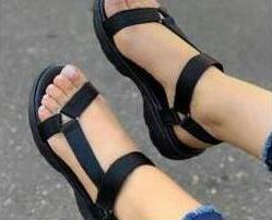 Dame nan sporty plateau-sandaler med justerbare remme Skovae