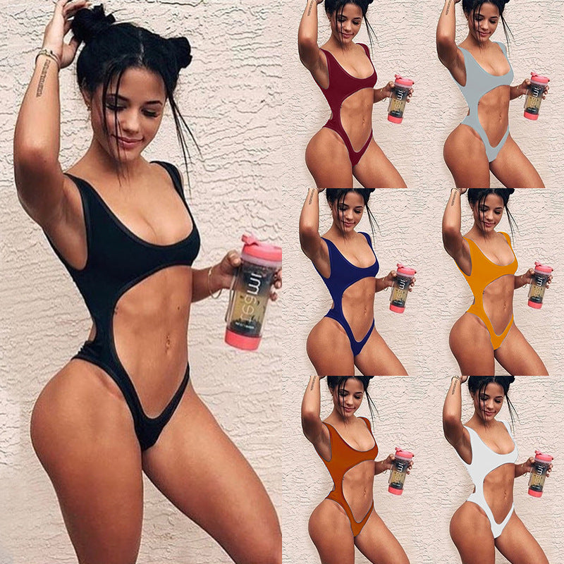 Dame minimalistisk bikini-sæt med dyb udskæring og høje benudskæringer Stilla