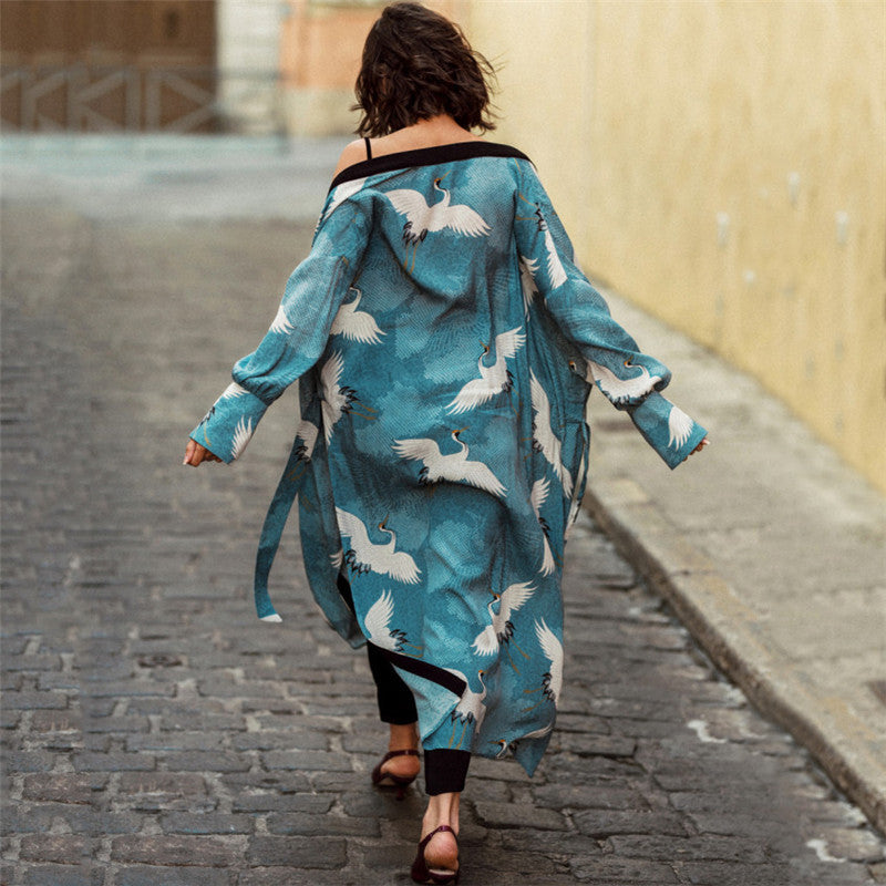 Dame elegant kimono med kunstnerisk fuglemotiv og flydende snit Stilla