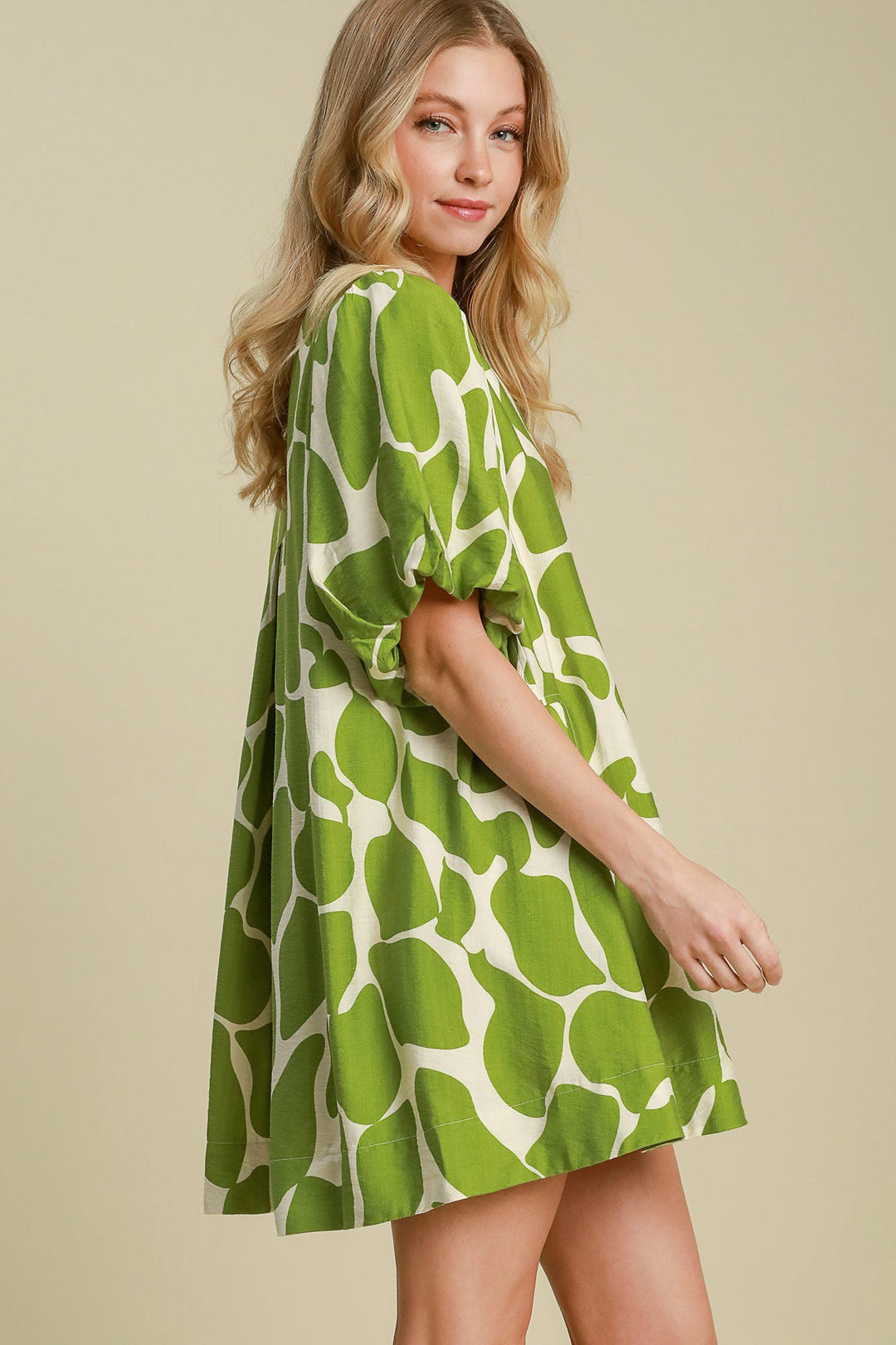 Stilla | Two Tone Abstrakt Print Puffærmerkjole
