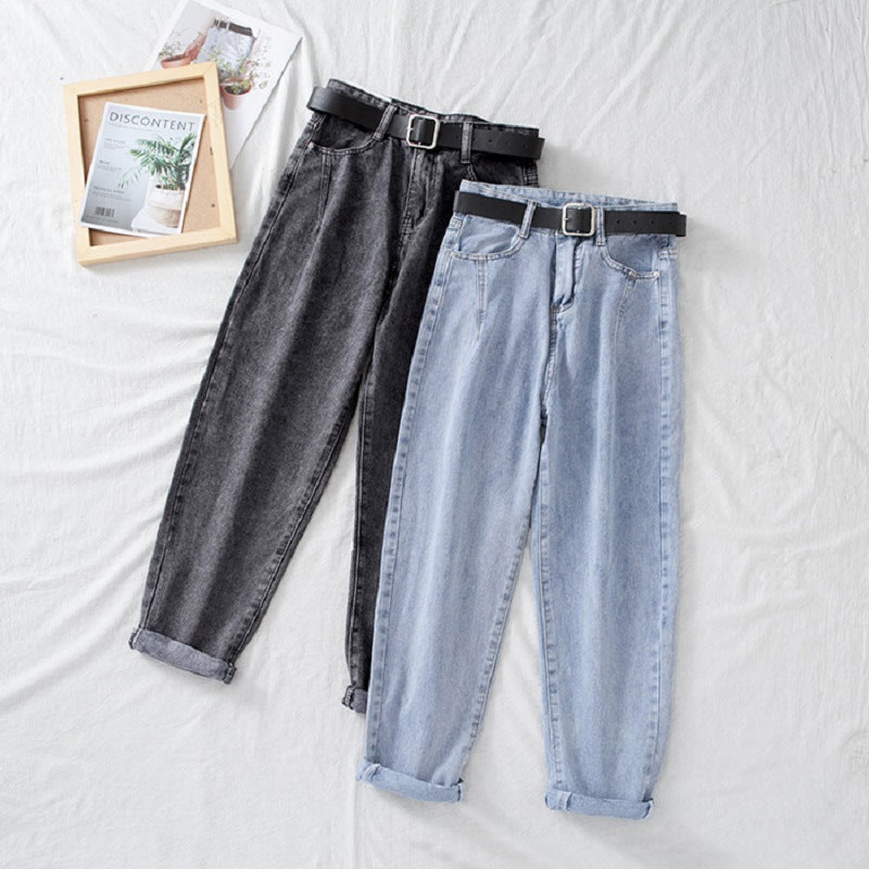 Kvindernes højtaljede jeans i klassisk mom style med opfoldede kanter