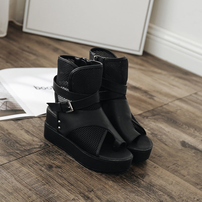 Dame Plateau-sandaler med netmateriale og moderigtigt remdesign Stilla