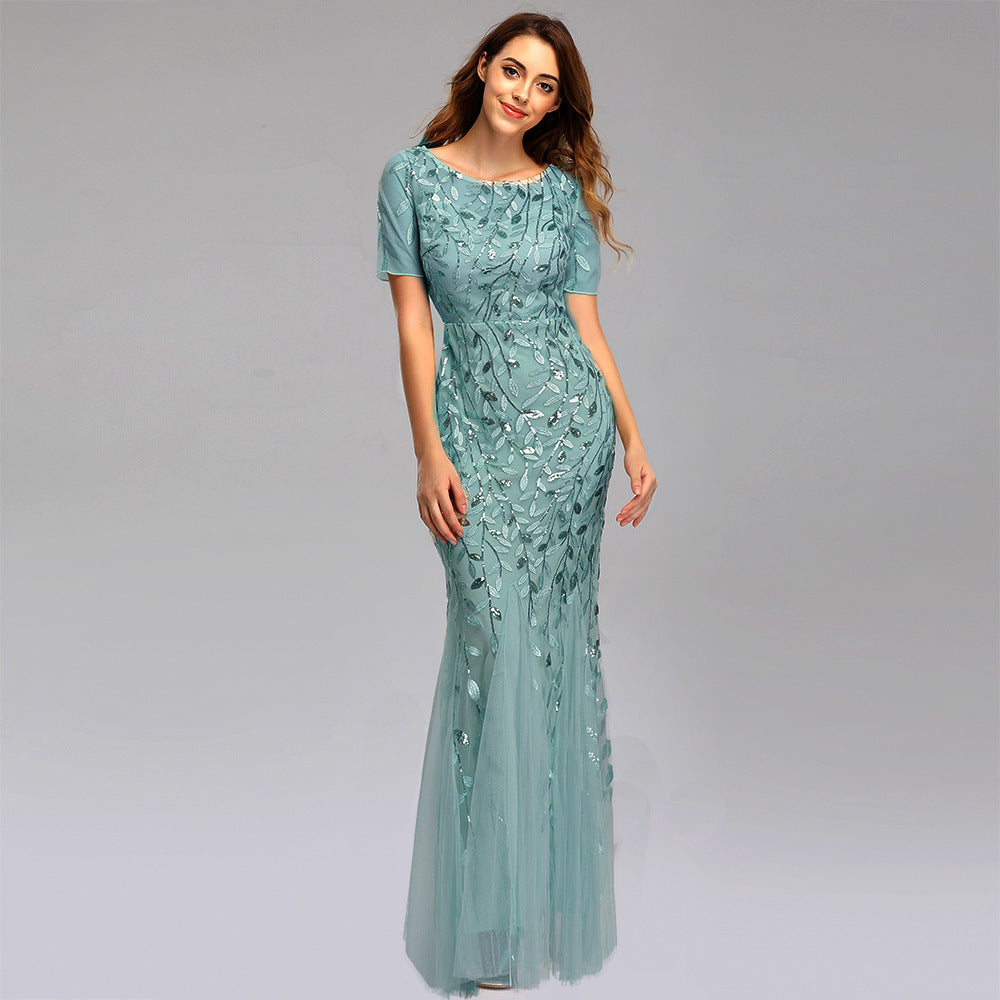 Stilla | Elegant Aftenkjole med Blonder & Broderi