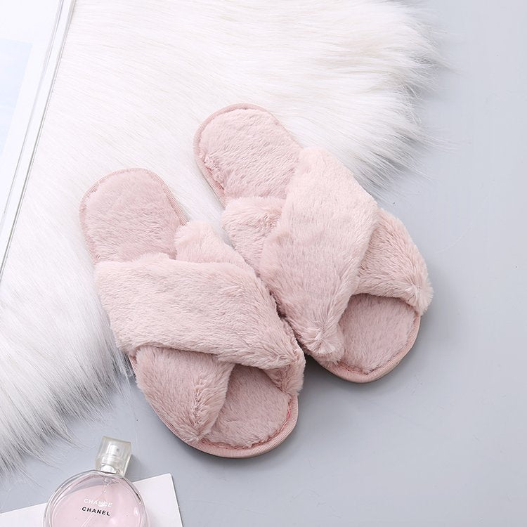 Dame fuzzy hjemmesko med fashionable kryds-design og skridsikker sål Stilla