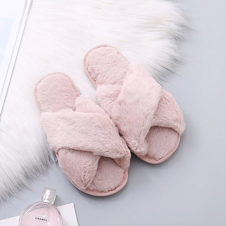 Dame fuzzy hjemmesko med fashionable kryds-design og skridsikker sål Stilla