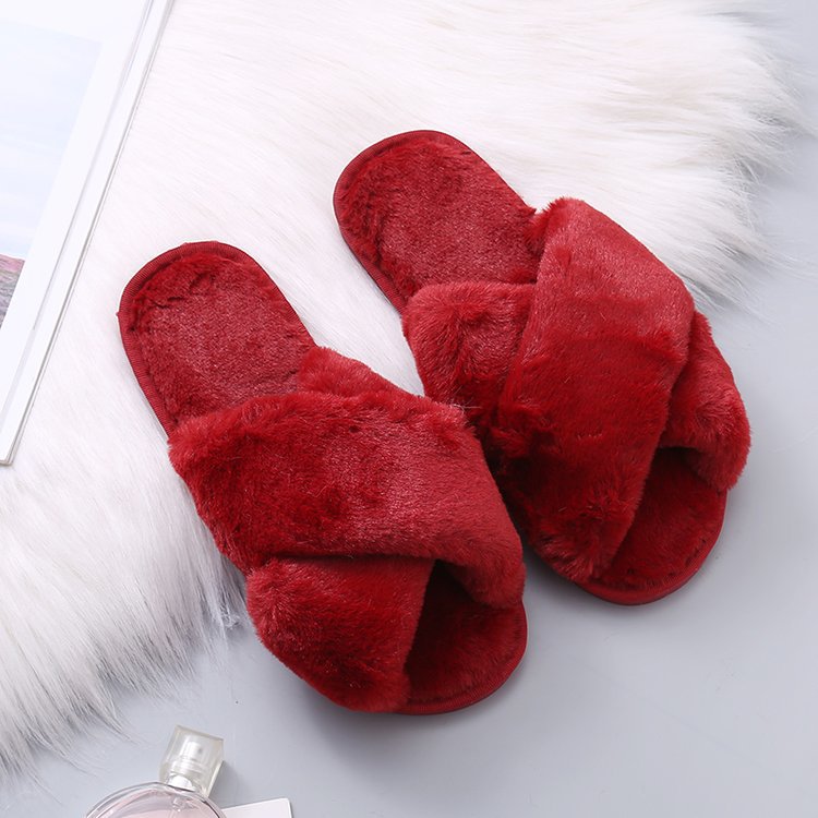 Dame fuzzy hjemmesko med fashionable kryds-design og skridsikker sål Stilla