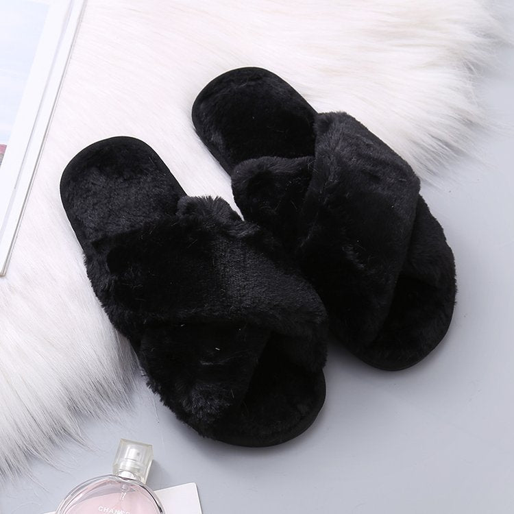 Dame fuzzy hjemmesko med fashionable kryds-design og skridsikker sål Stilla