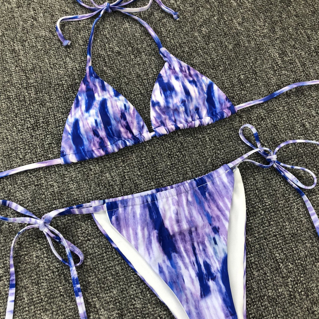 Dame bikini-sæt med trendende batikdesign og sidelæns snøre detaljer Stilla