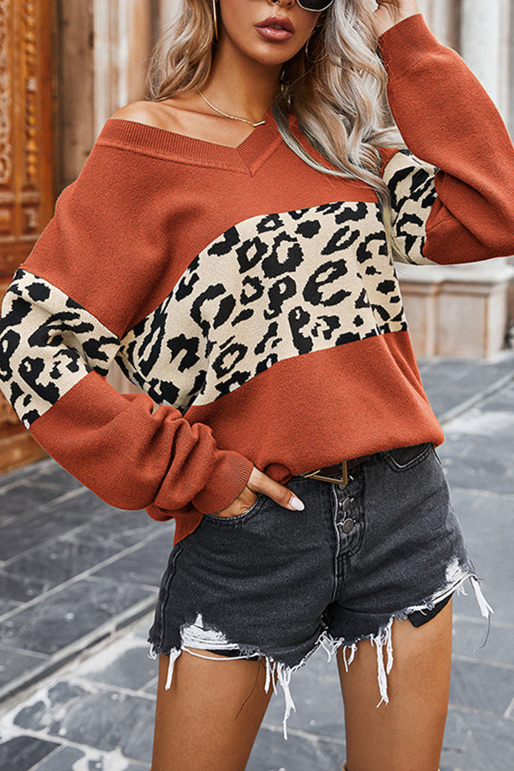 Stilla | Modefuld Leopard Patchwork V-udskæring Toppe