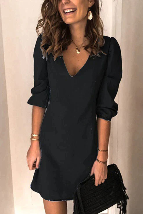 Stilla | Casual kjole med elegant V-udskæring