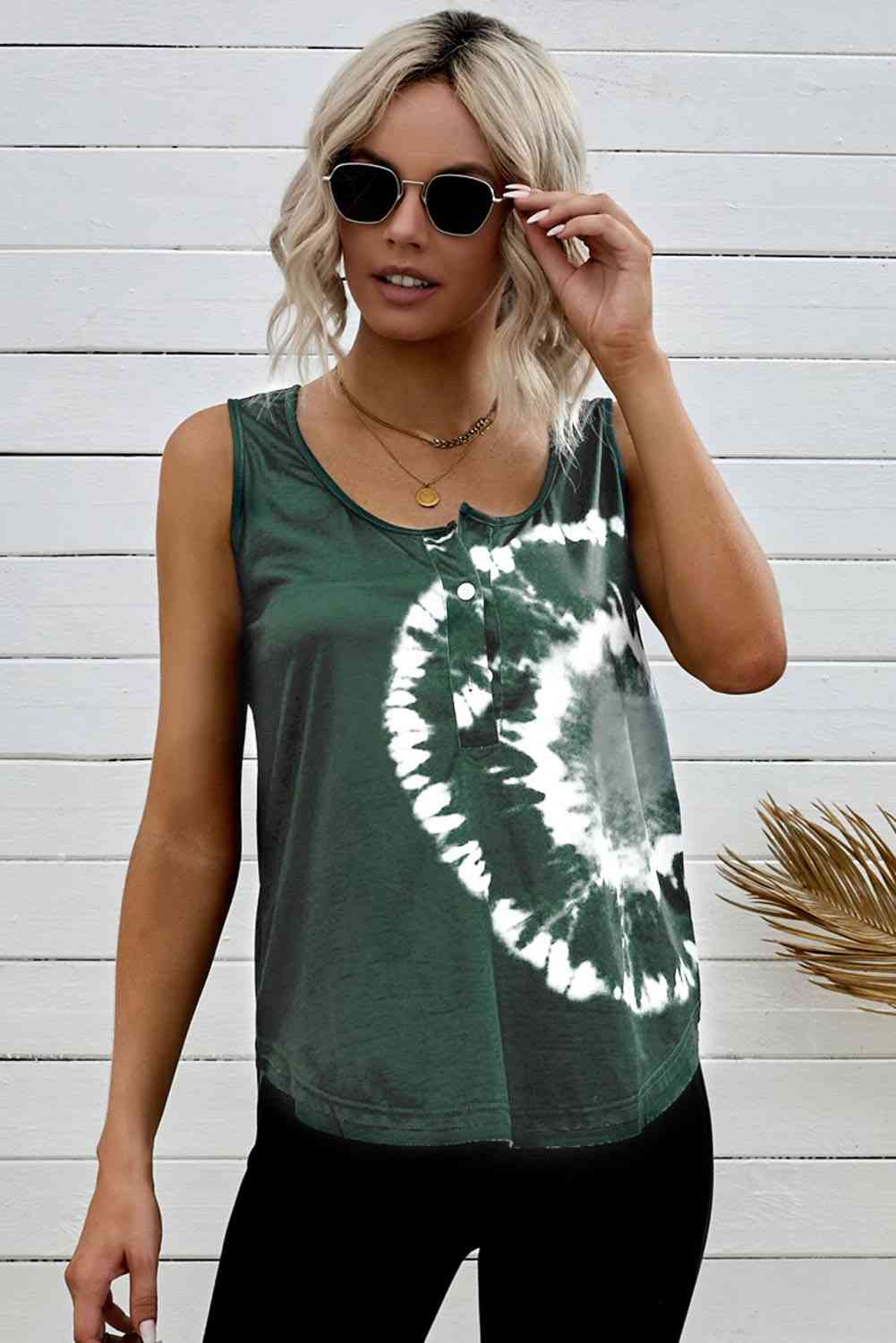 Stilla | Farv Scoop Neck Henley Tank