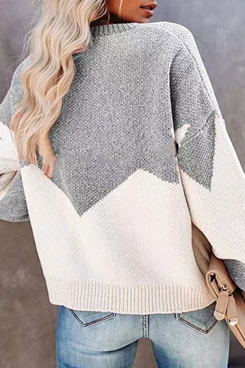 Stilla | Yndig sweater med geometrisk kontrast og rund halsudskæring