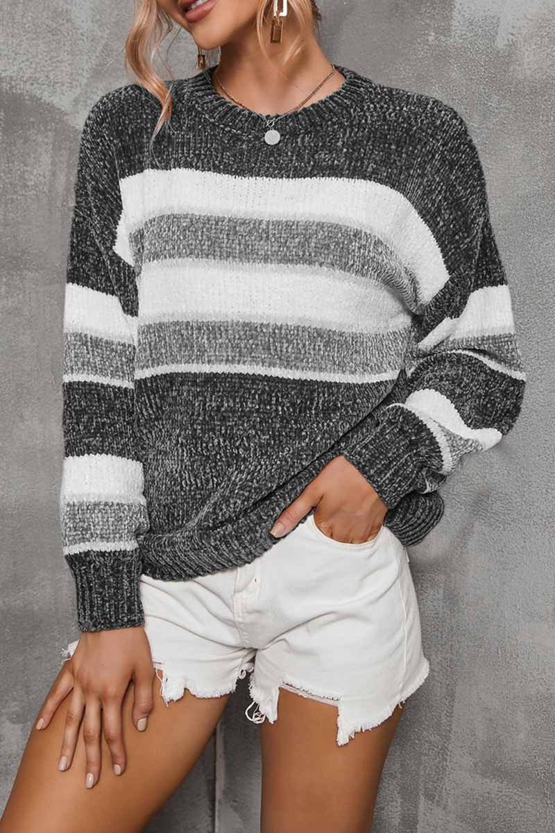Stilla | Minimalistisk strikpullover med moderne touch