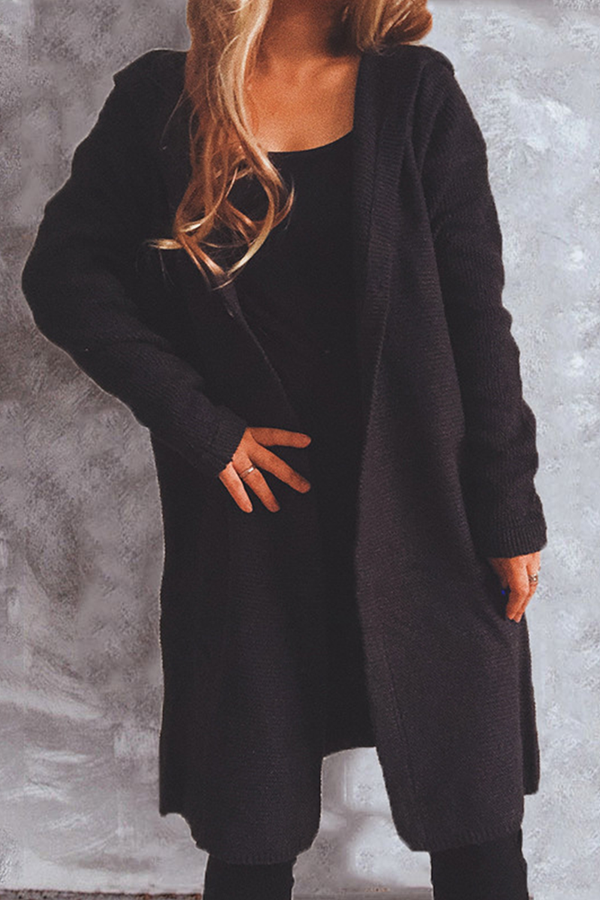 Stilla | Grundlæggende Casual Udenfor Sweater Med Ensfarvede Knapper og Hætte
