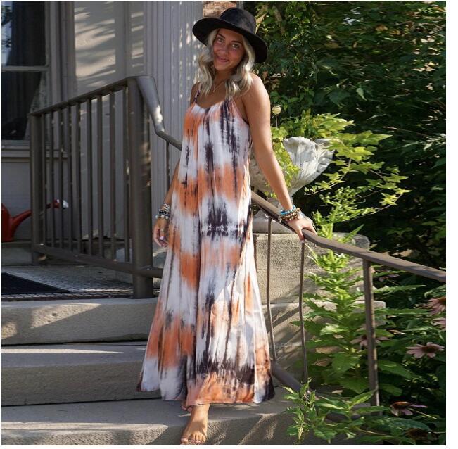 Kvinders maxikjole med trendy tie-dye design og flatterende V-hals Stilla