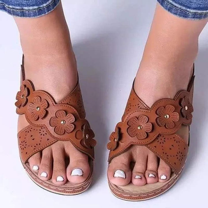 Dame Komfortable Clogs med florale detaljer og anatomisk sål Stilla
