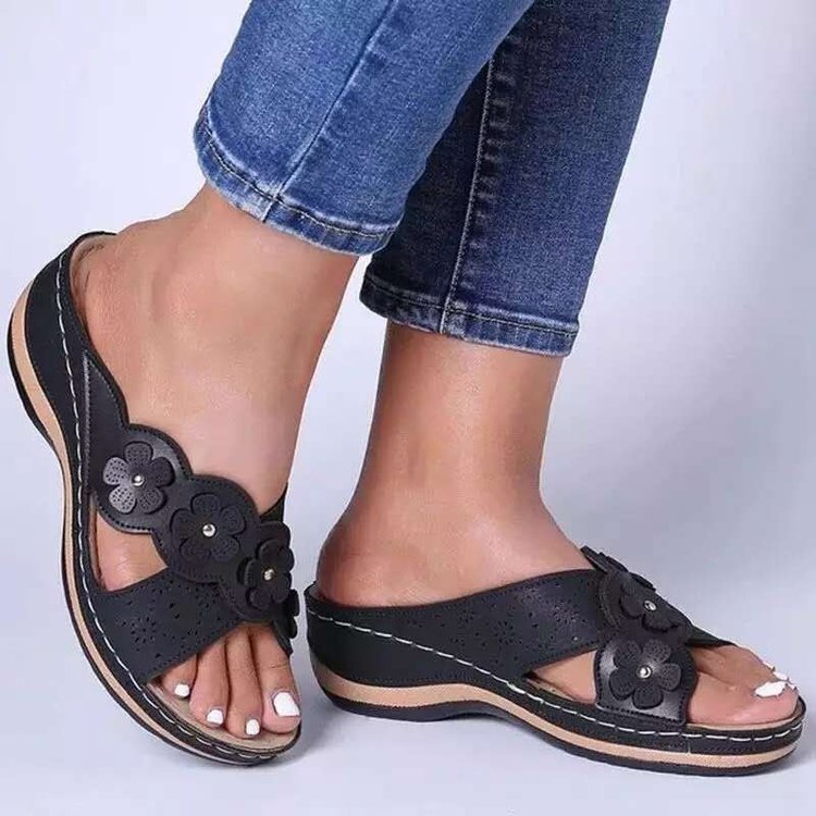 Dame Komfortable Clogs med florale detaljer og anatomisk sål Stilla