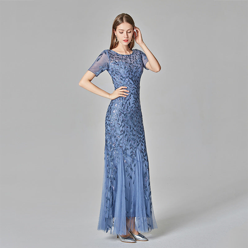 Stilla | Elegant Aftenkjole med Blonder & Broderi