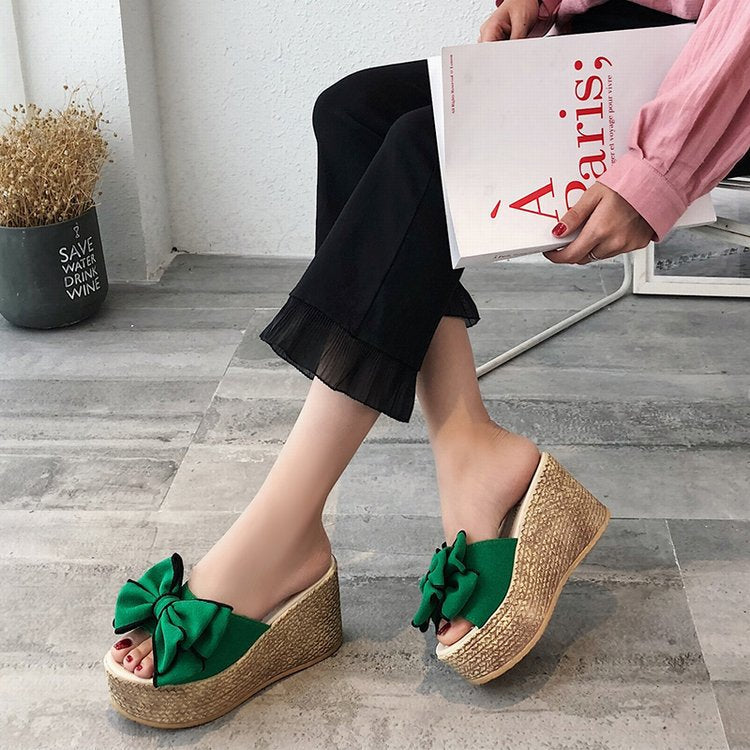 Dame Plateau-sandaler med moderne sløjfeapplikation Stilla