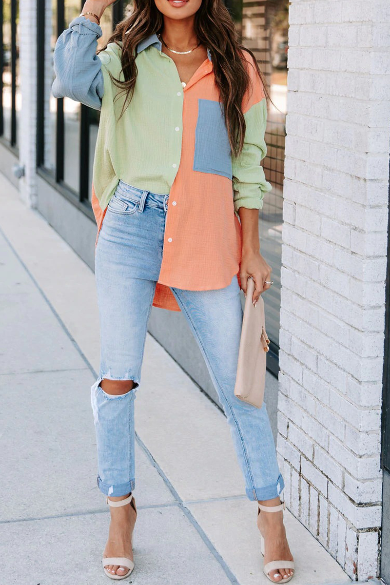 Stilla | Patchwork-bluse med ensfarvet krave og afslappet stil