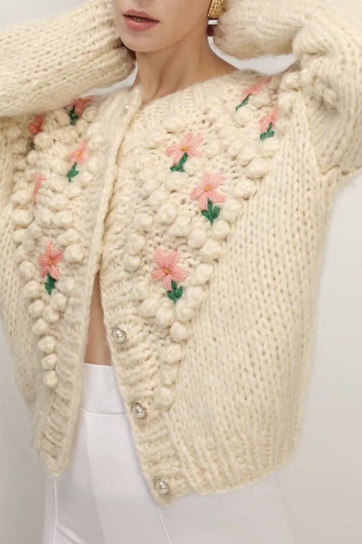 Stilla | Løs Patchwork Strikpullover Med Dybt Strikjakke Udsnit