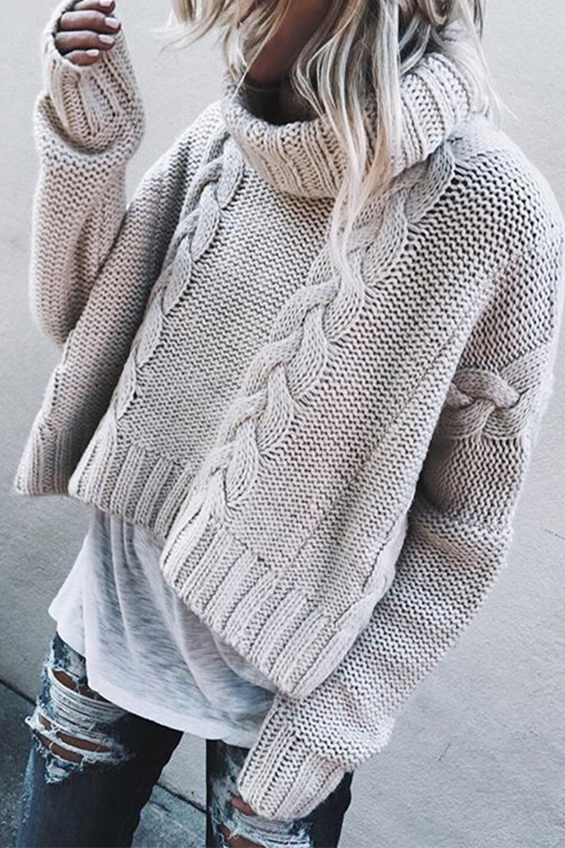 Stilla | Ensfarvet Casual Sweater Med Skalkrage