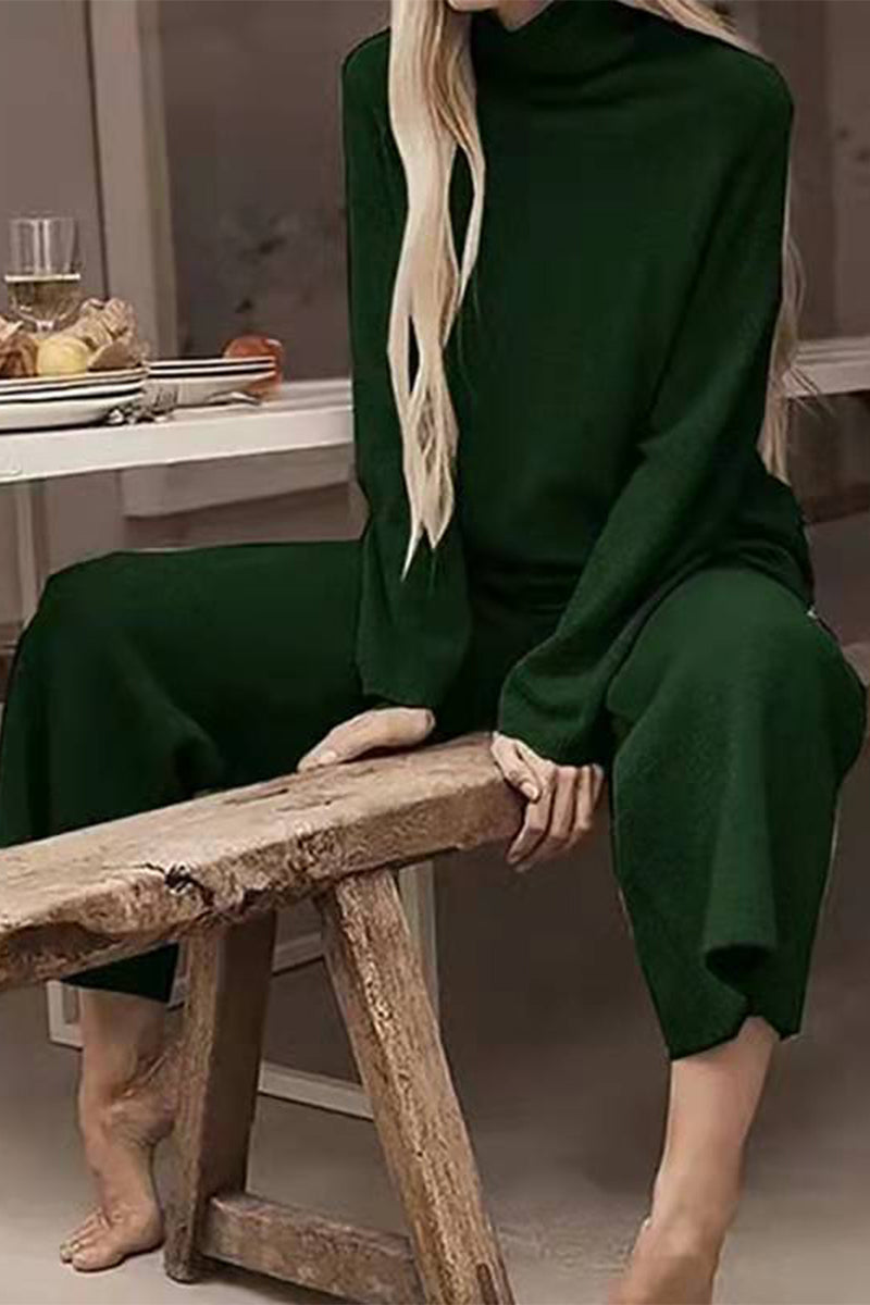 Stilla | Pullover I To Dele Med Rullekrave og Lange Ærmer, Ensfarvet