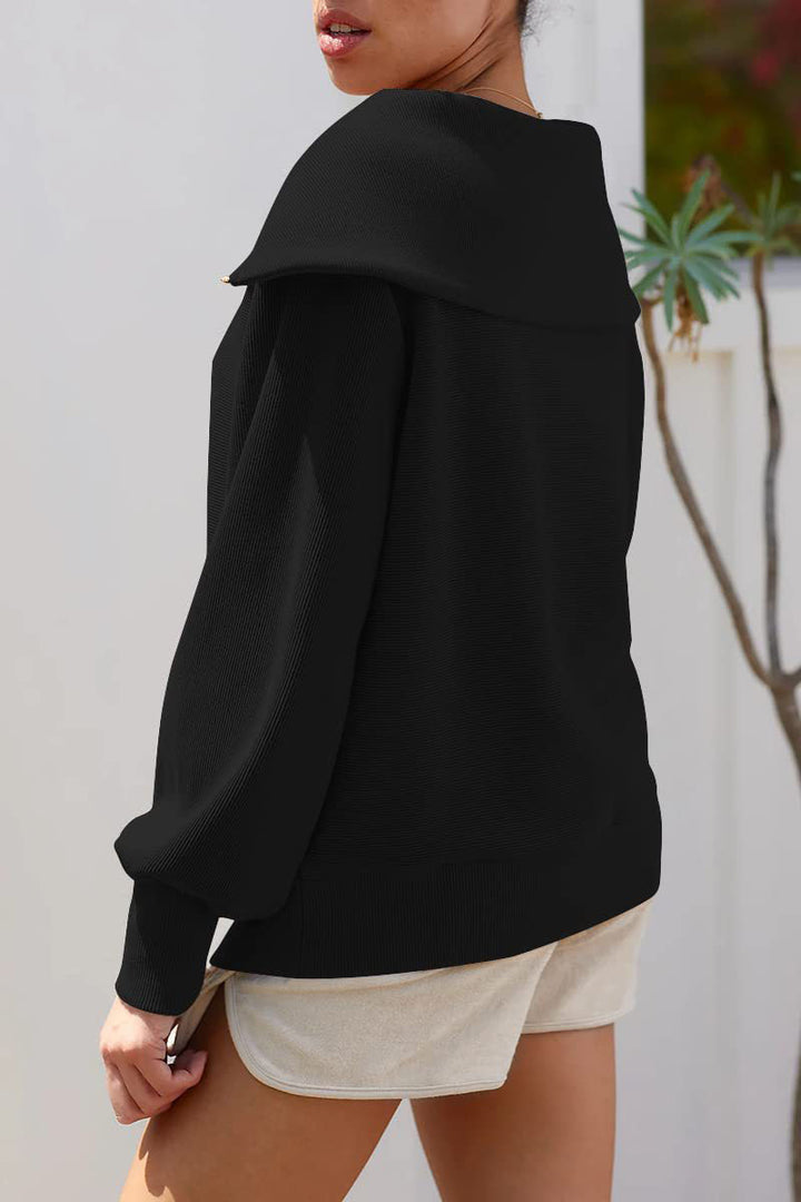 Stilla | Elegant Kvinde Sweater med Ombukket Krave og Halvdelen Lynlås