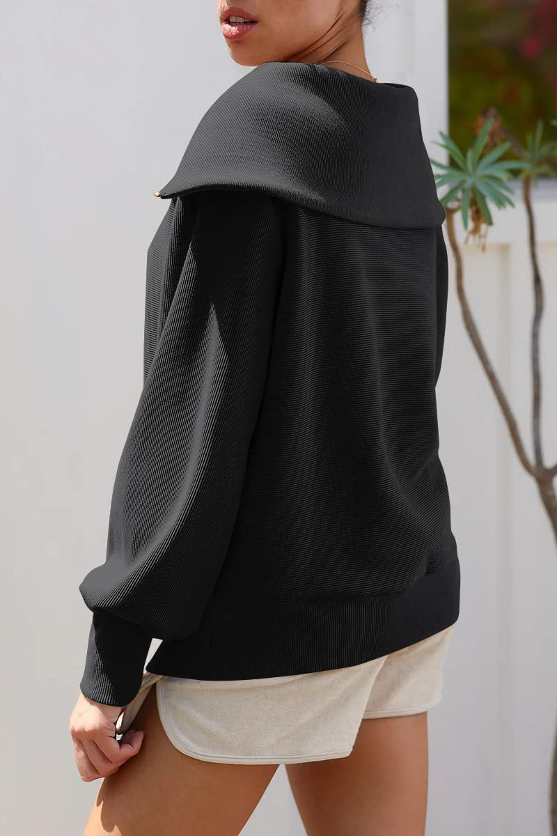 Stilla | Elegant Kvinde Sweater med Ombukket Krave og Halvdelen Lynlås