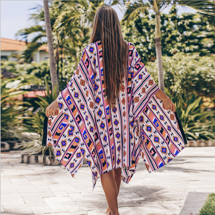 Dame Strandkimono med florale accenter og bred pasform Stilla