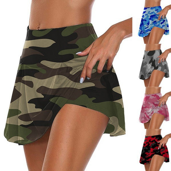Dame sporty mini skirt with pockets and elegant camouflage design Skovae