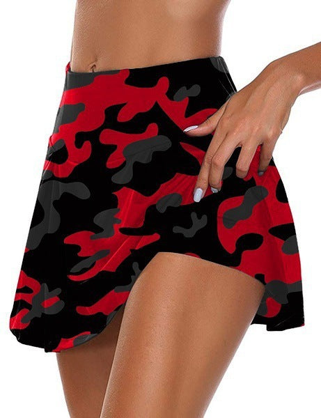 Dame sporty mini skirt with pockets and elegant camouflage design Skovae