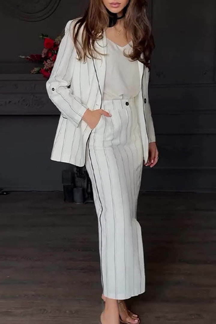 Stilla | Elegant Stribet Mønster, Knapper, Slids, Omslået Krave, Lange Ærmer, To-delt