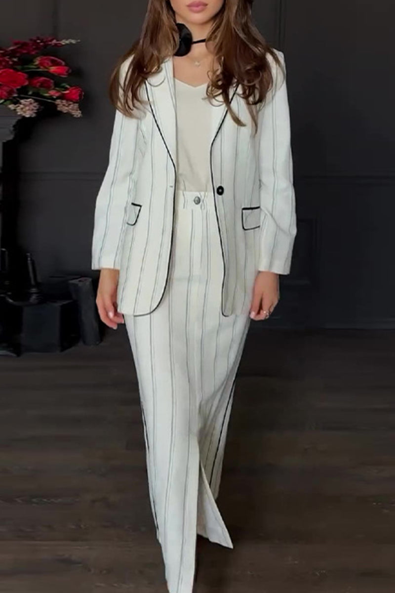 Stilla | Elegant Stribet Mønster, Knapper, Slids, Omslået Krave, Lange Ærmer, To-delt