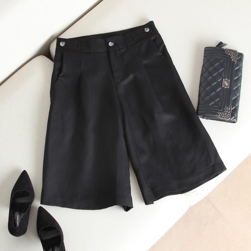 Dame brede linned-shorts med elegante folder og sidelommer Stilla