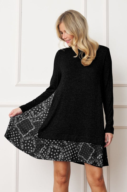 Stilla | Lagdelt Bandana Paisley Mini Kjole